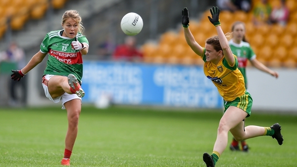 Sarah Rowe Mayo and Niamh Carr Donegal in action at Tullamore