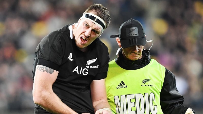 Brodie Retallick Brodie Retallick leaves the field with dislocated shoulder
