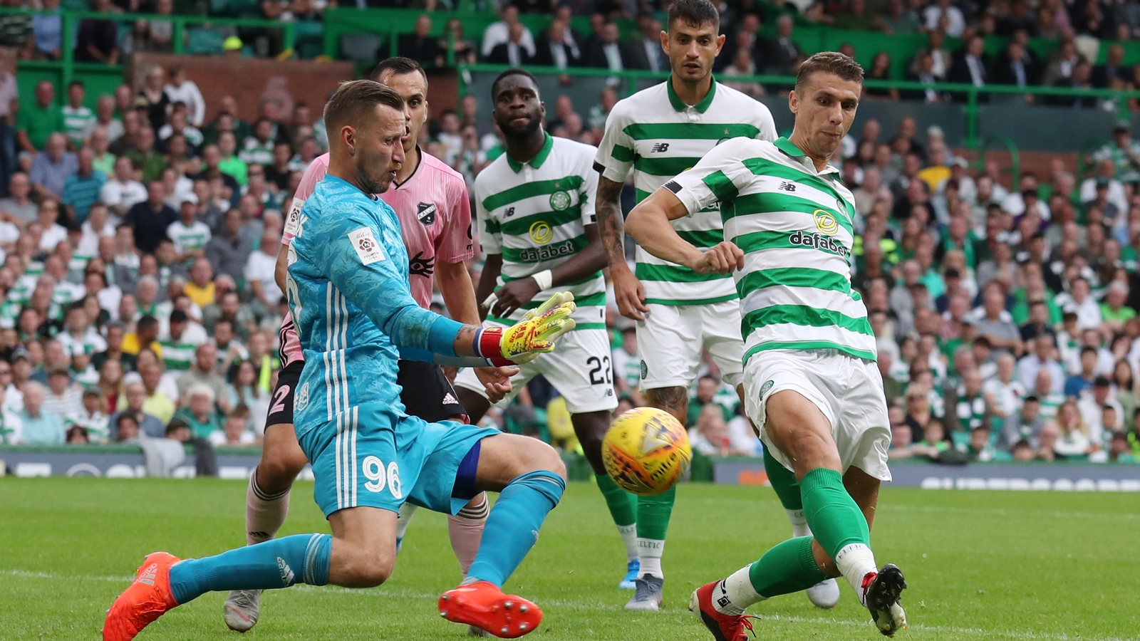 Celtic move close to Champions League group stage