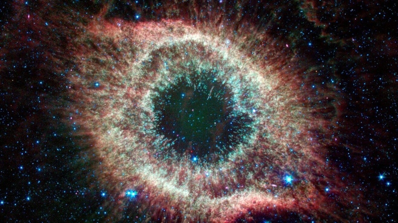 Located about 700 light-years from Earth, the eye-like Helix nebula is a planetary nebula, or the remains of a Sun-like star | Image: NASA/JPL-Caltech