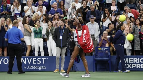 The crowd applauds Venus Williams
