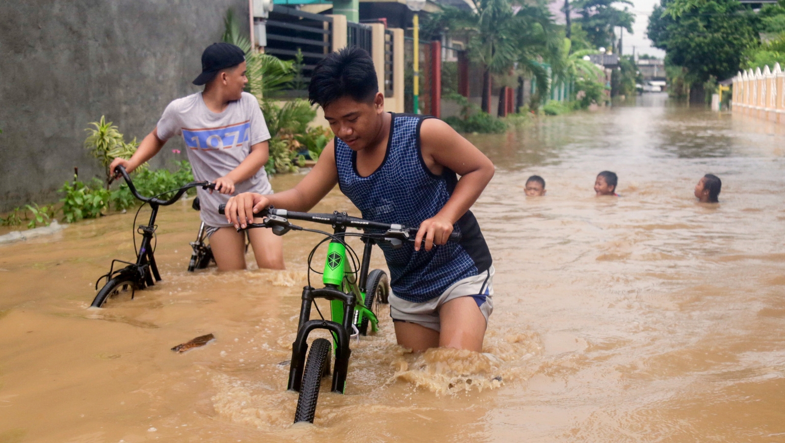 Draft UN report warns of rising seas, storm surges