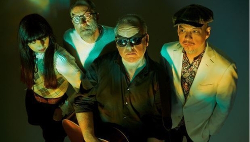 Pixies: wave of adulation