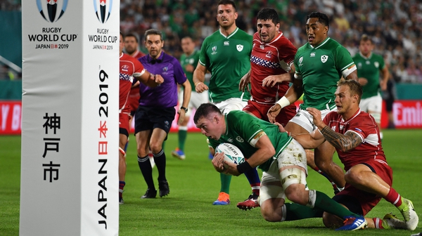 Peter O'Mahony scoring Ireland's second try in their 35-0 win over Russia