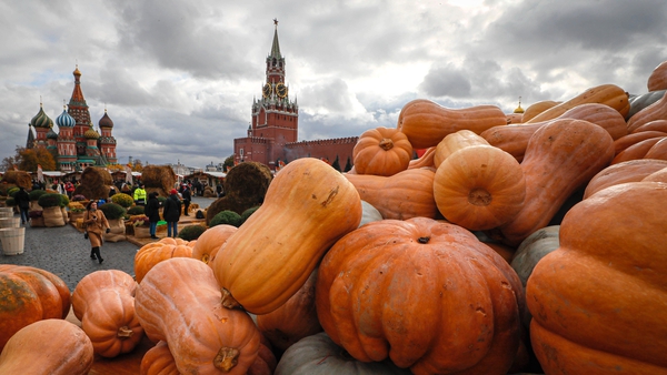 Pumpkins on the back of a truck during the 'Golden Autumn' gastronomic festival at Red Square in Moscow, Russia. The festival, dedicated to the history of agriculture, takes place from 4-13 October in central Moscow | Image: EPA-EFE/Yuri Kochetkov