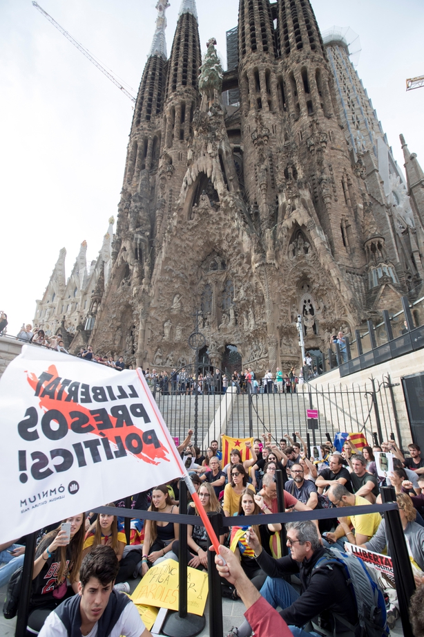 Thousands protest in Barcelona on fifth day of action