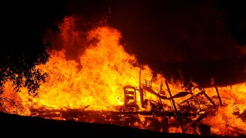 California bushfires lead to forced evacuation of nearly 200000