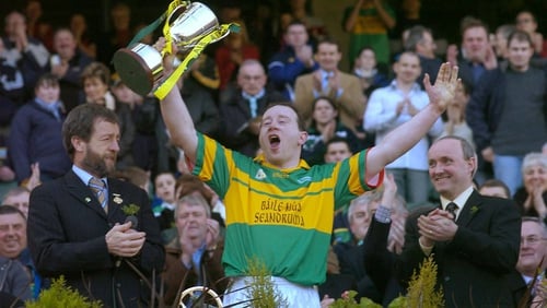 Newtownshandrum's John McCarthy was the last Tommy Moore Cup cup-winning captain from Cork or Tipperary (2004)