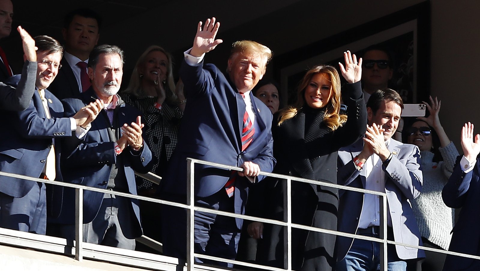 Trump receives warm at Alabama football game