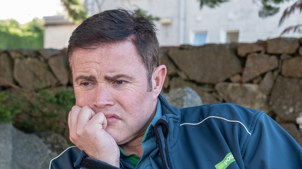 Poor David is down in the dumps and bereft of his lady love in Ros na Rún