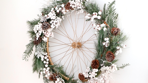 Upcycled bike wheel wreath by Catherine Carton @daintydressdiaries