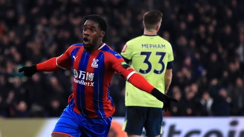 Jeffrey Schlupp celebrates scoring his second goal in as many games