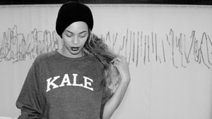 Beyonce rocking a kale sweatshirt in the video for "7/11"
