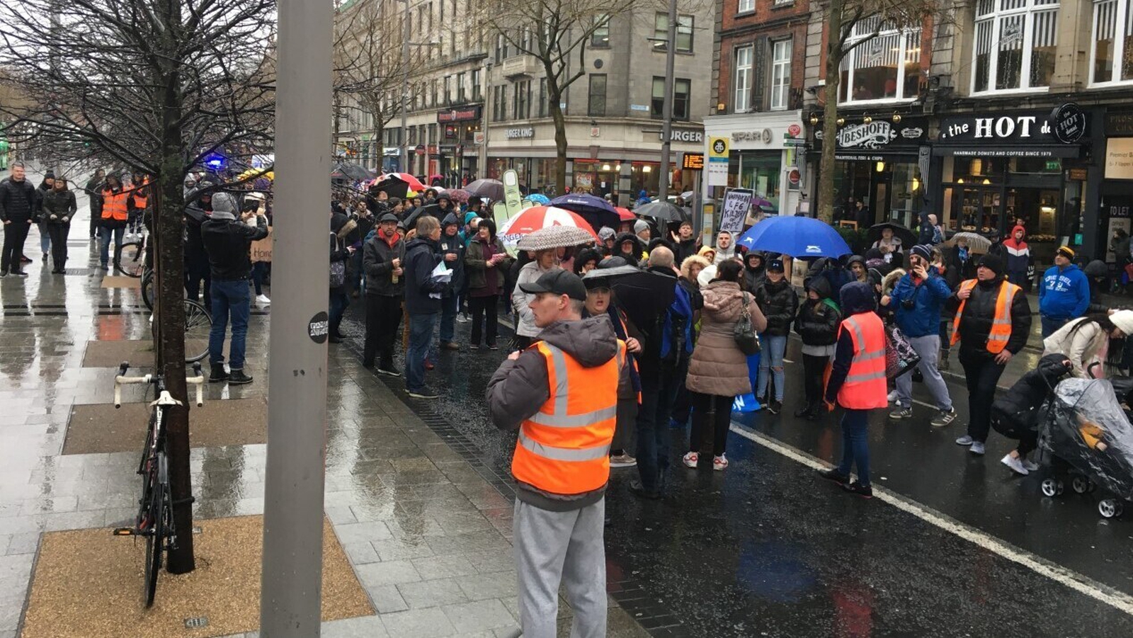 Hundreds protest in Dublin over homelessness