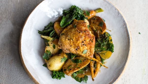 All the flavour of a full Sunday roast, but in a speedy one-pan supper.