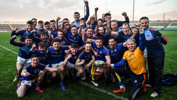 Longford celebrate with the cup in Tullamore