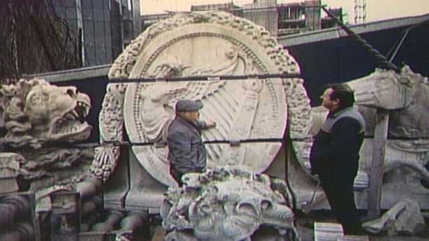 Conservationists at the Royal Coat of Arms, Custom House, Dublin (1990)