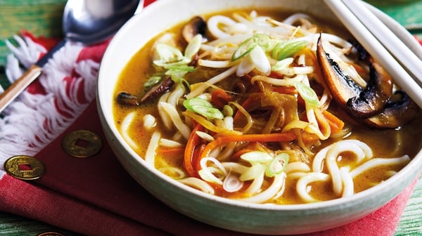 Udon noodle curry soup
