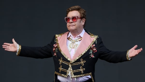 Elton: for knees, a jolly good fellow