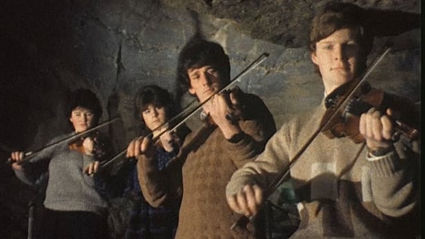 Fiddle players in Aillwee Cave