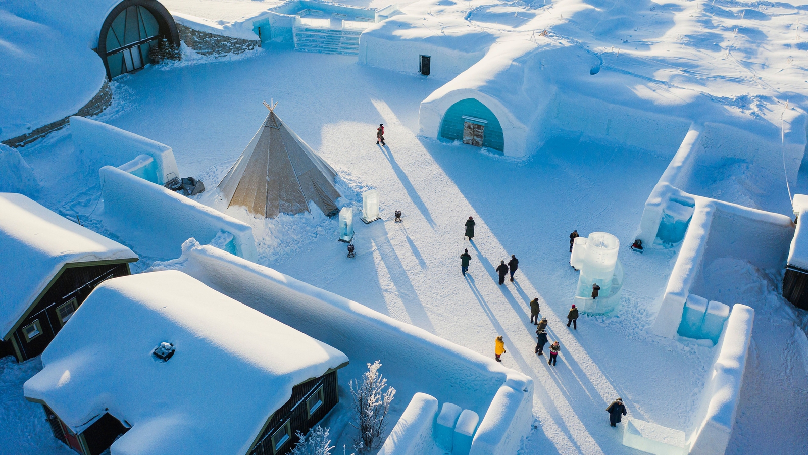 Swedish ice hotel offers tourists subzero temperatures