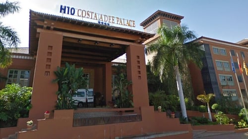 Coronavirus in luxury resort traps thousands in Canary Islands hotel