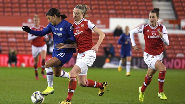 Sam Kerr of Chelsea is challenged by Louise Quinn of Arsenal and Ireland