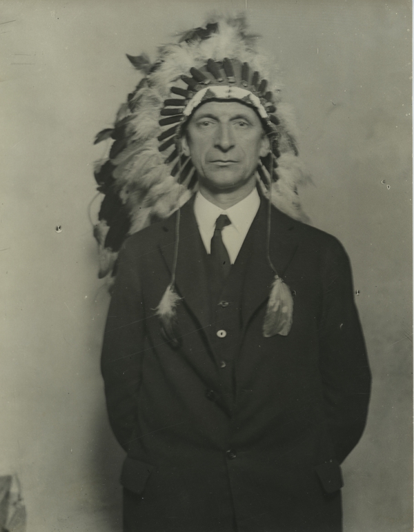 De Valera in the headdress of a Chippewa Chief. Image reproduced by kind permission of UCD-OFM Partnership