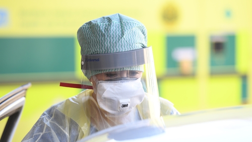 The data shows that 948 healthcare workers have contracted Covid-9
