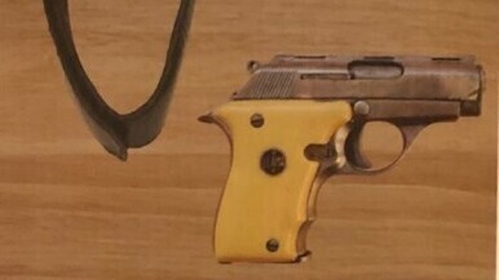 James Bond guns worth Â£100,000 stolen in UK