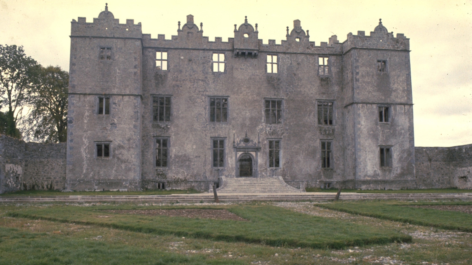 RTÉ Archives Environment Portumna Castle