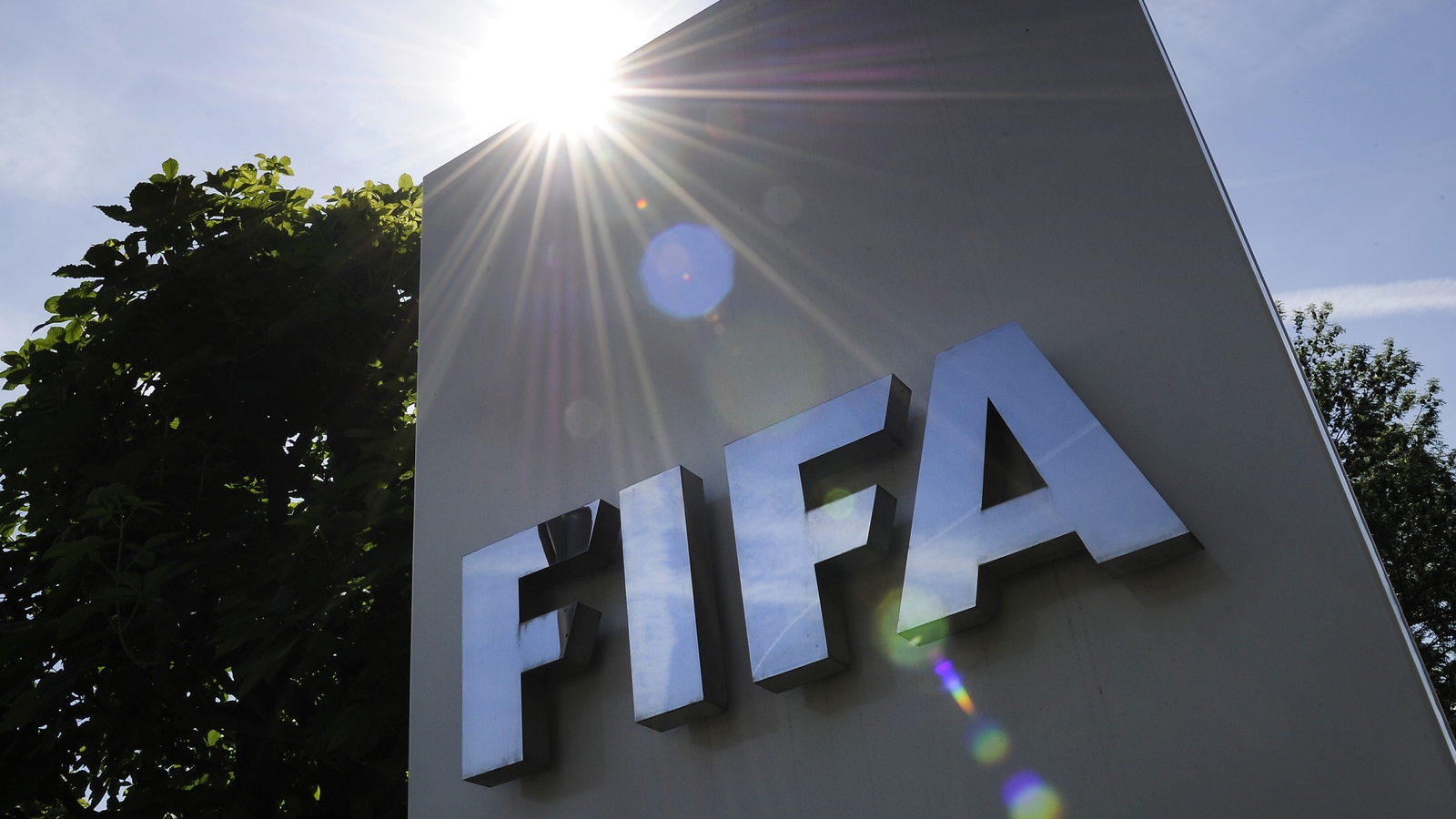 FIFA moves transfer window and approves extensions