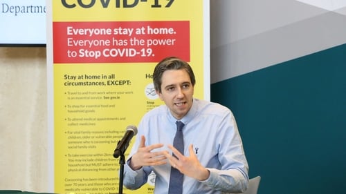 Simon Harris speaking to the media this afternoon (Pic: Rolling News)