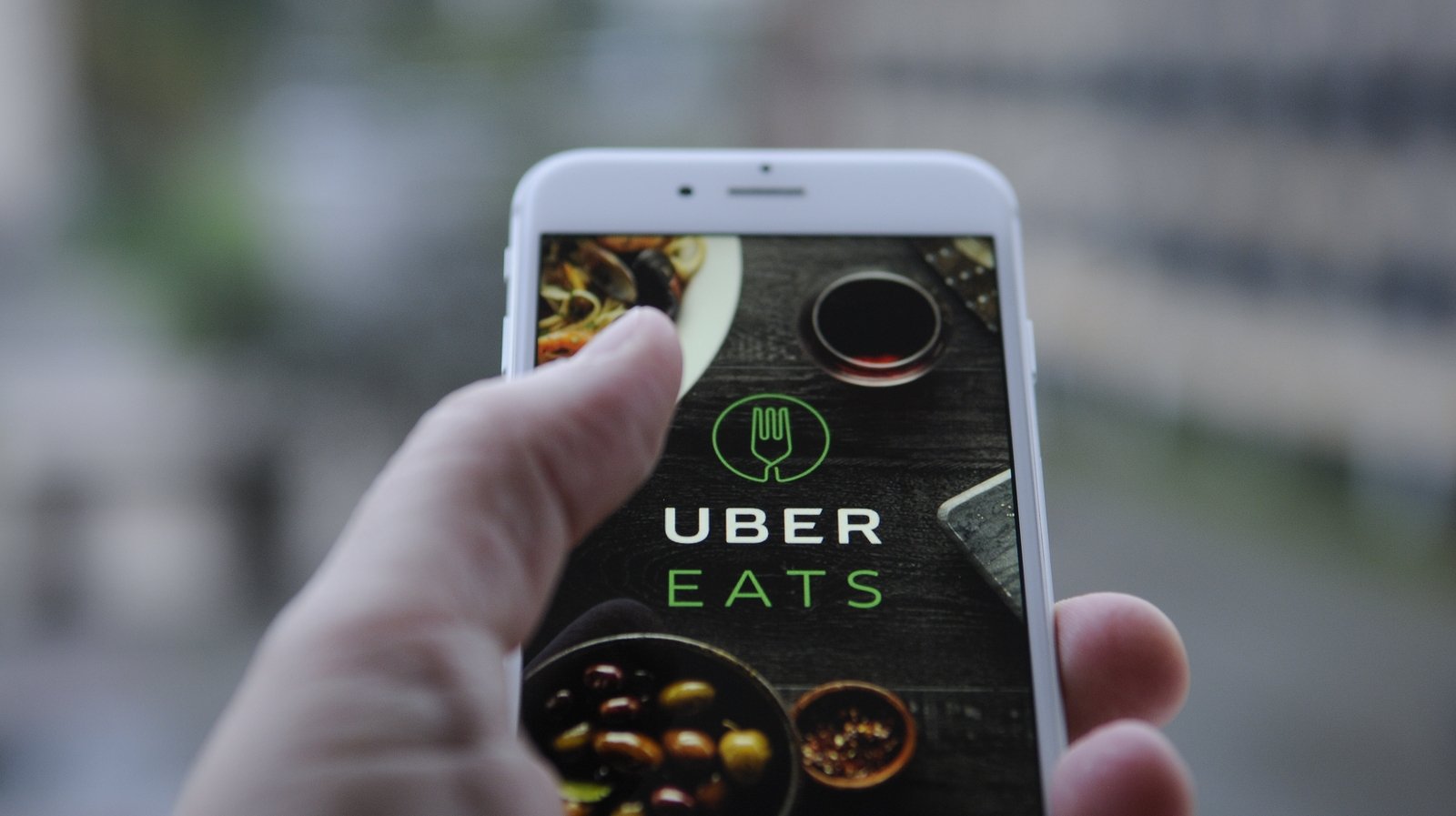 Uber enters cannabis market with orders in Canada