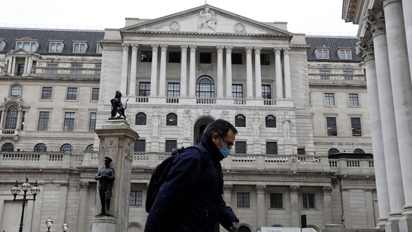 The Bank said that it would start reducing its stock of bonds when its policy rate reaches 0.5%