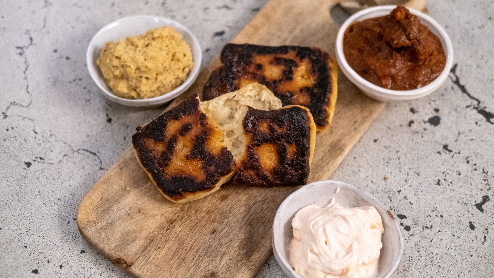 Flatbread and dips CookIn