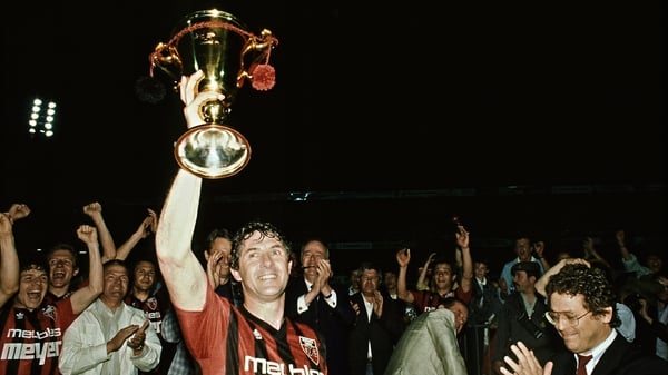 Don Givens lifts the Swiss league trophy in 1987