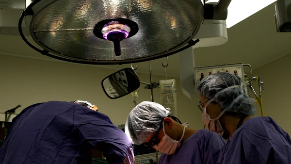 The patient had spent six weeks on a life support machine in the intensive care unit of Northwestern Memorial Hospital in Chicago