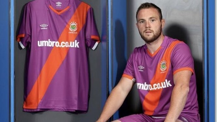 Linfield fc away store kit