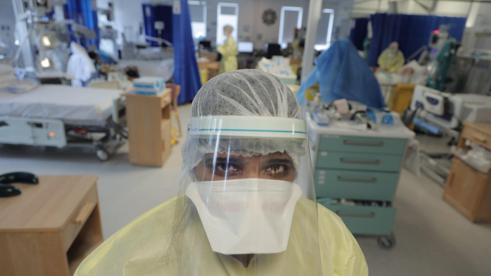 Image - A nurse on duty in the intensive care unit at St James's
