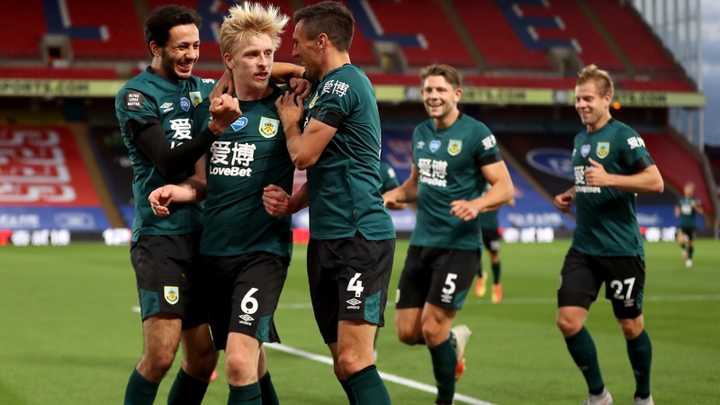 Mee marks Burnley milestone with winner against Palace Mee marks Burnley milestone with winner against Palace