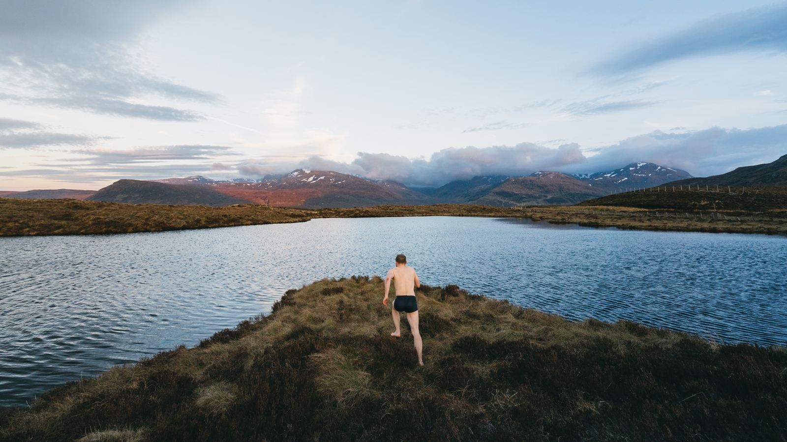 why-does-swimming-make-you-hungry