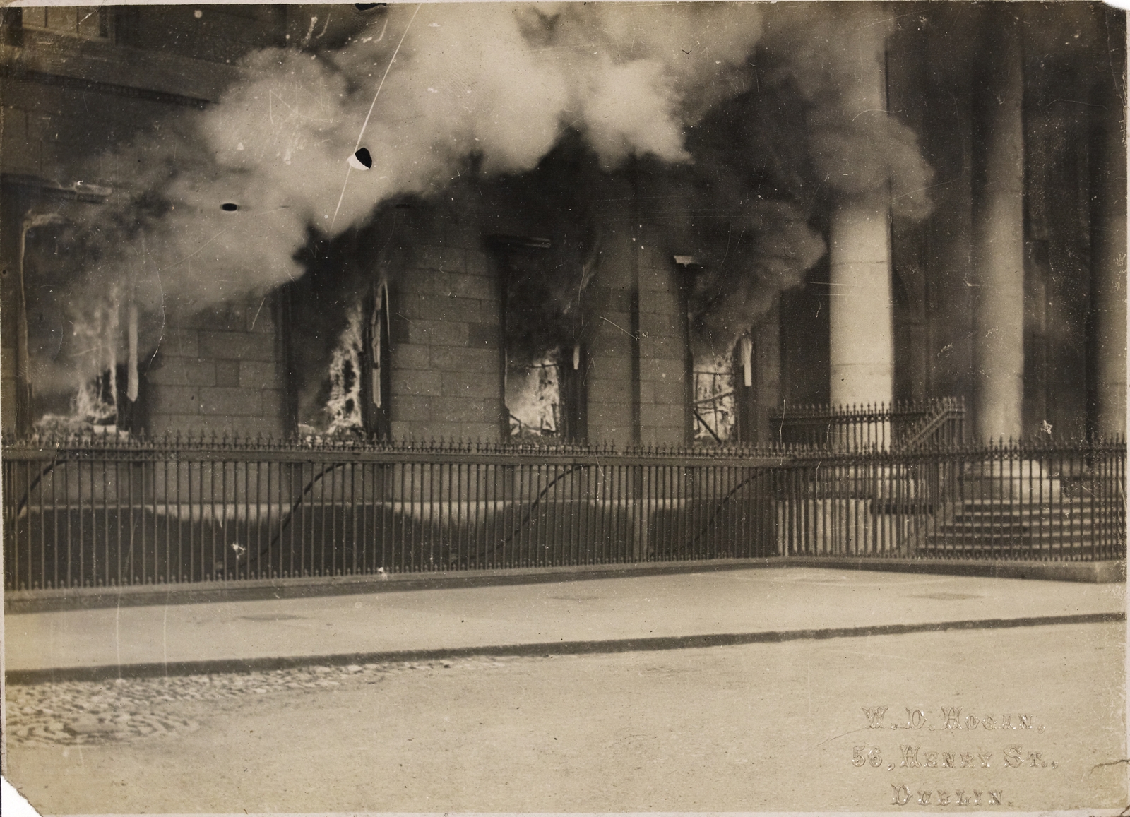 Image - The Customs House on fire in June 1921. Photo: National Library of Ireland