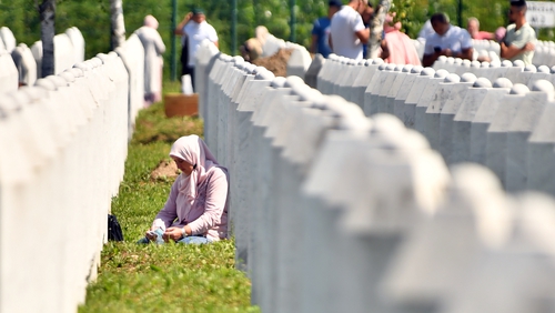 Bosnians Commemorate Srebrenica As More Victims Buried