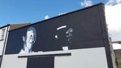 Ballina's Community Clean Up group has painted a mural of Jack Charlton on a building overlooking the Ridge Pool
