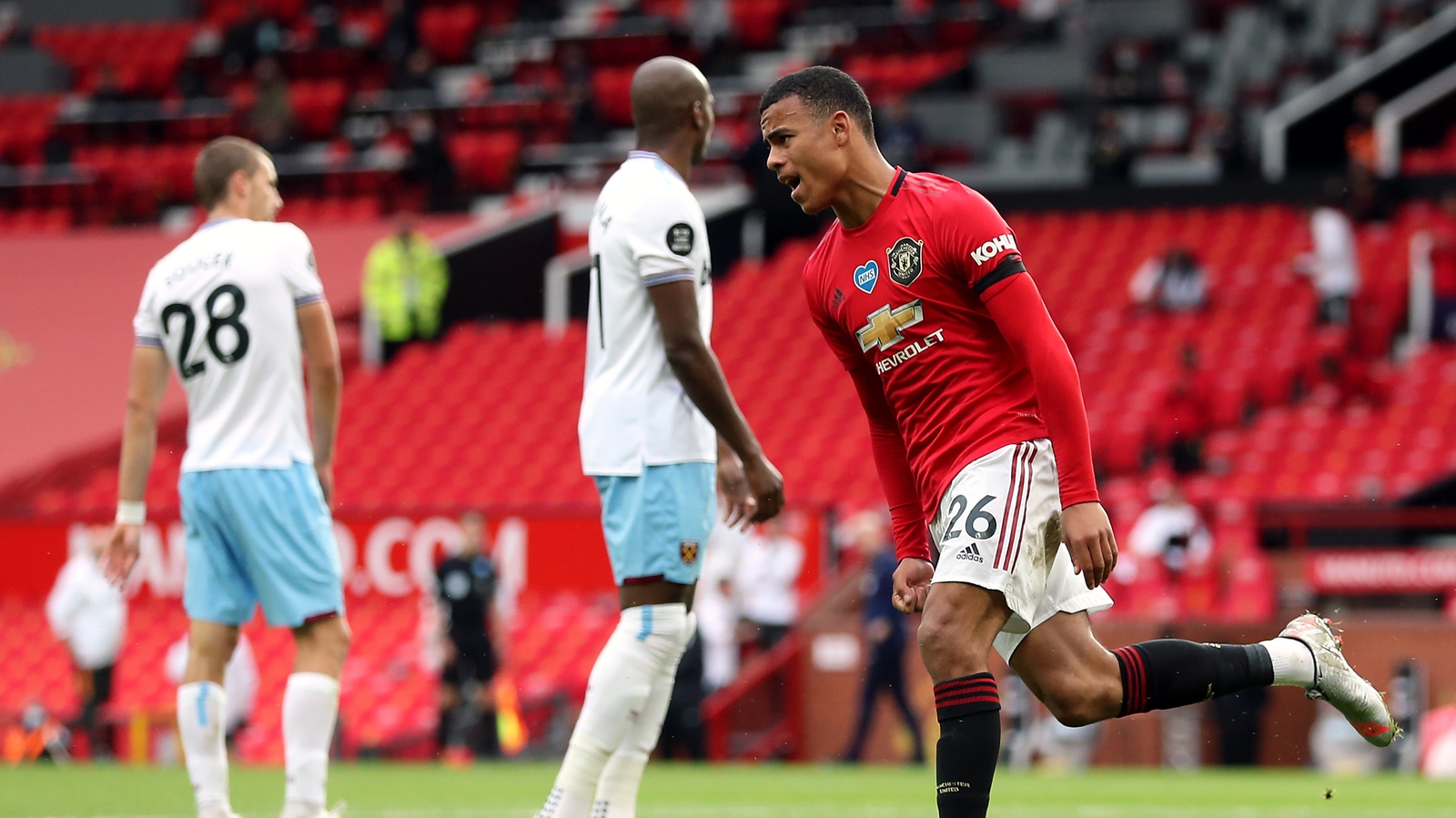 Manchester United salvage crucial point against Hammers