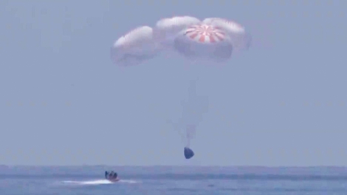 SpaceX Crew Dragon Endeavour splashed down in the Gulf of Mexico, deploying its parachutes without any glitches