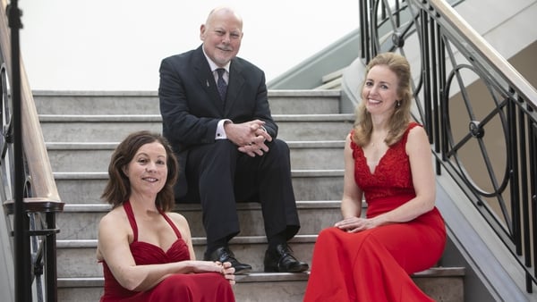 Degani Piano Trio. L- R: Annette Cleary (cello), Alan Smale (violin), and Rachel Quinn (piano)