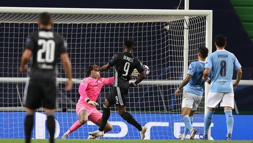 Moussa Dembele scores Lyon's third