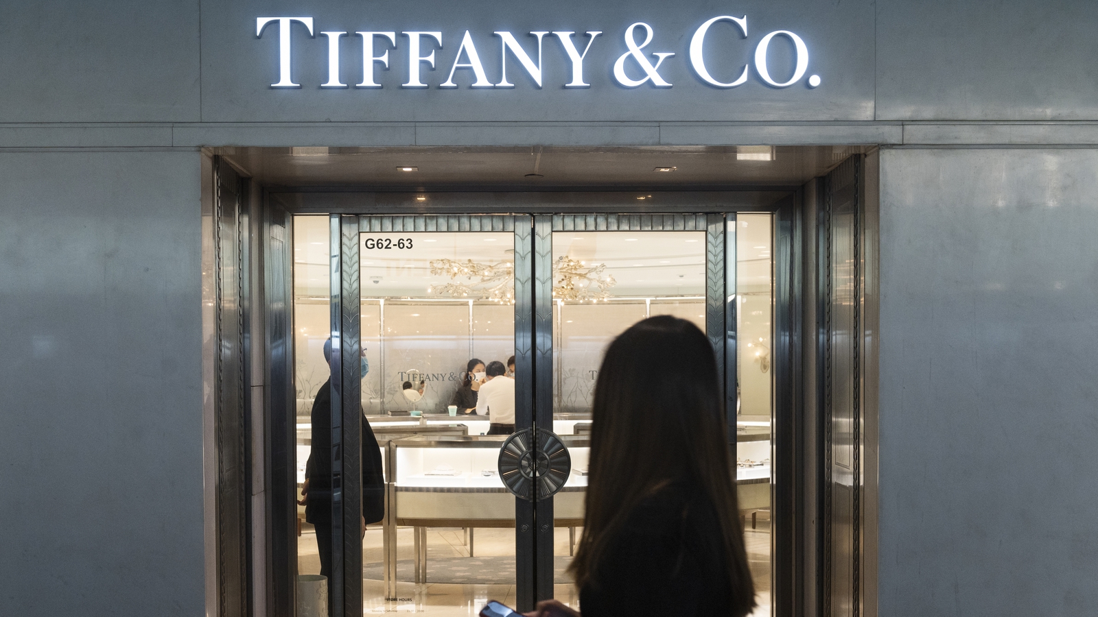 LVMH in talks to acquire Tiffany & Co